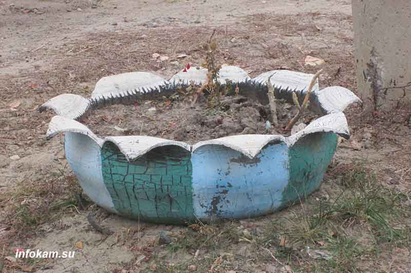 Камышин. Клумба для цветов из покрышки