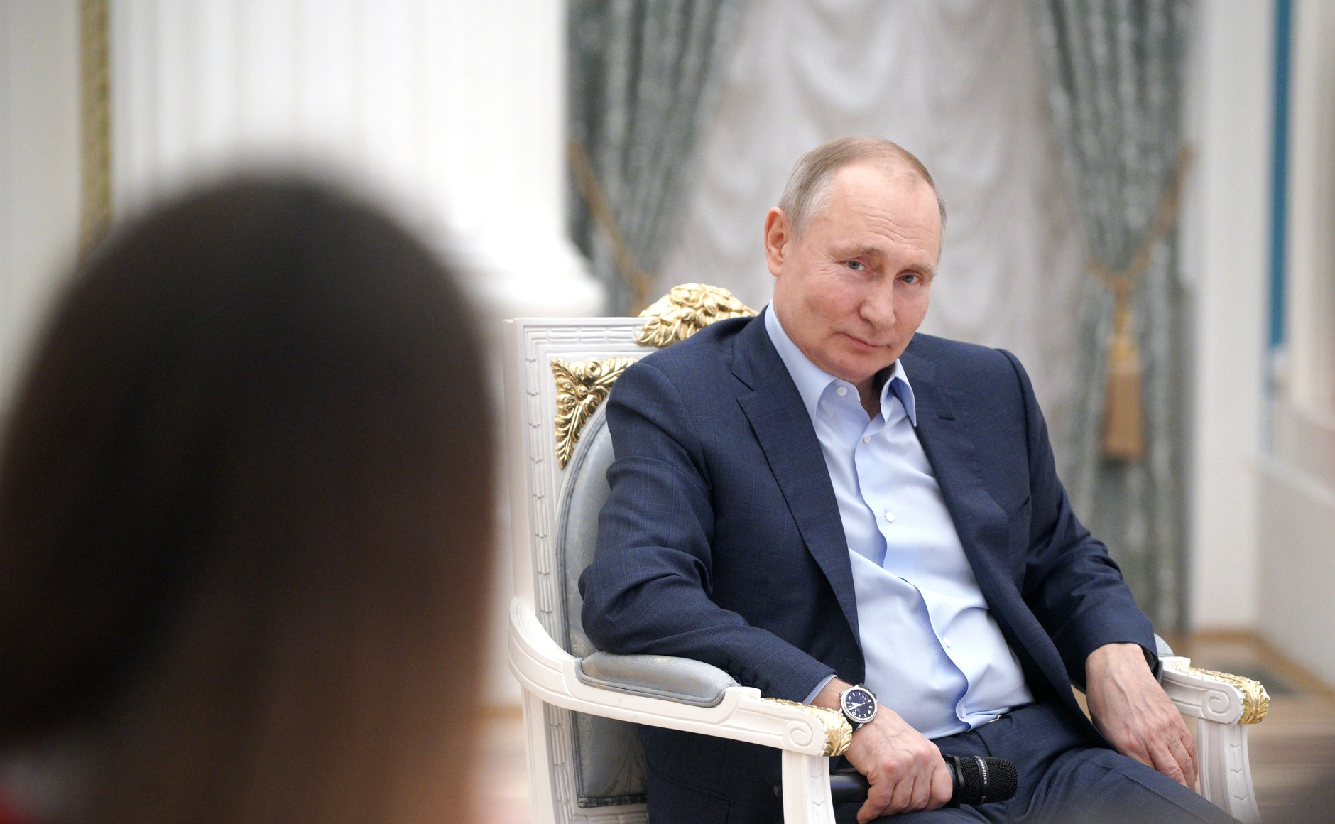 Владимир Путин на встрече с волонтерами (сайт президента страны)