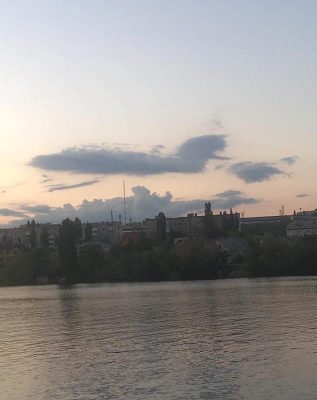Облако-самолёт над Камышином (группа ВКонтакте «Подслушано. Камышин»)