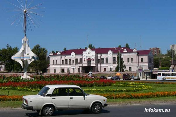 Комсомольская площадь образца 2006 года