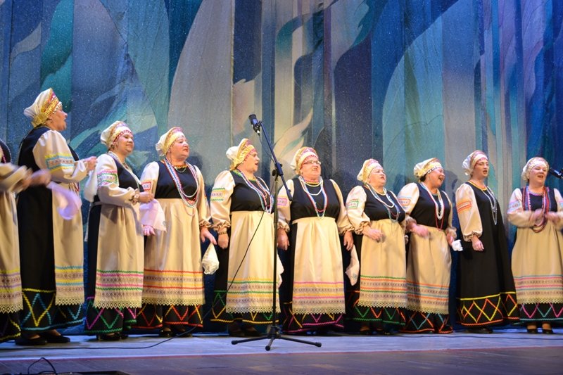 Национальное возрождение. Фольклорный фестиваль Самоцветы в городе Курск. Национальное Возрождение России. Фон культурное наследие народов России. Культурное наследие Пензенской области.