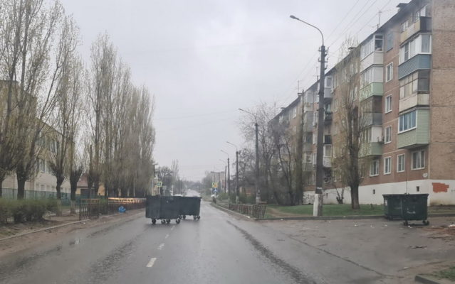 Жителей Камышина «атаковали» мусорные контейнеры на колесиках