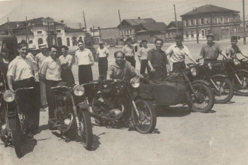 Камышин, участники мотогонки (вторая половина 1960-х годов)